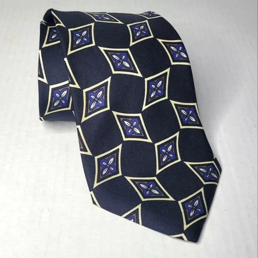 ROUNDTREE & YORKE Men's Necktie